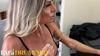 Loira Milf colocou o plug no cúzinho e foi transar com um seguidor – fabidrumond.com.br